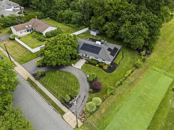 83 Braemoor Rd, Brockton, MA 02301