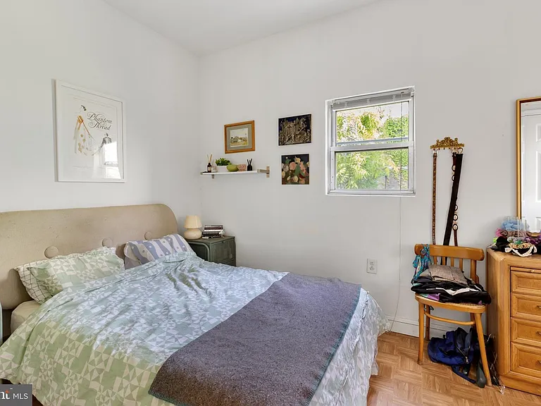 2010 E York St #1F — Photo 13