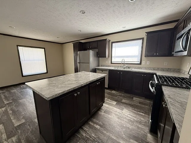Pineview Estates — Photo 43