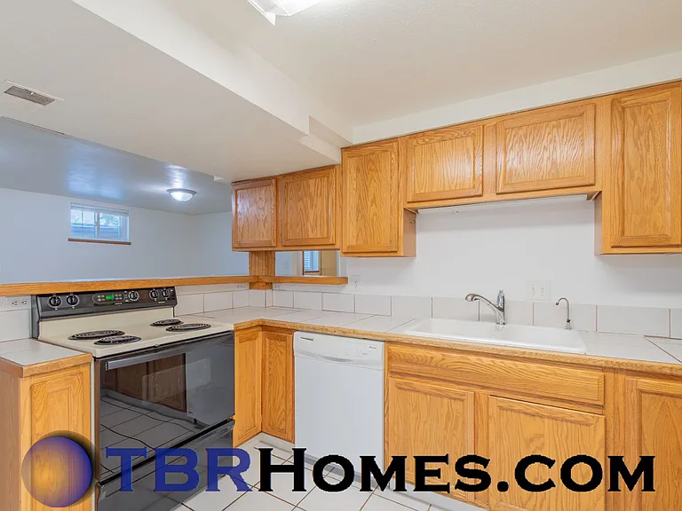 2340 W Harvard Ave — Photo 16