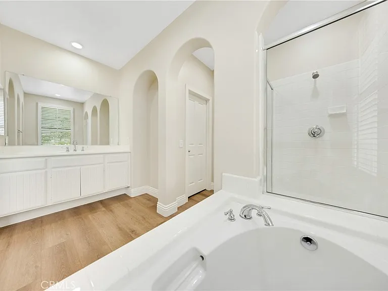 2 Gardengate Ln — Photo 35