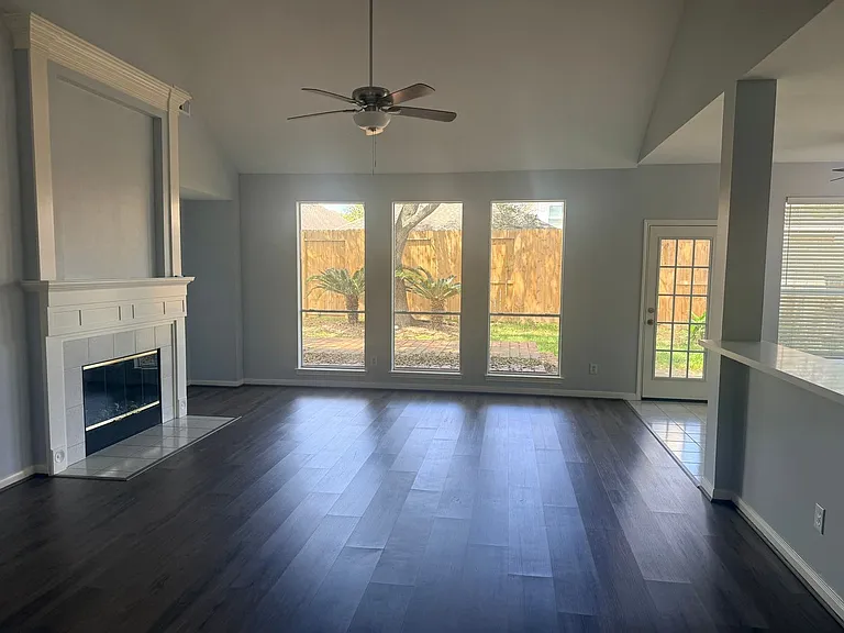 3204 Coral Ridge Dr — Photo 3