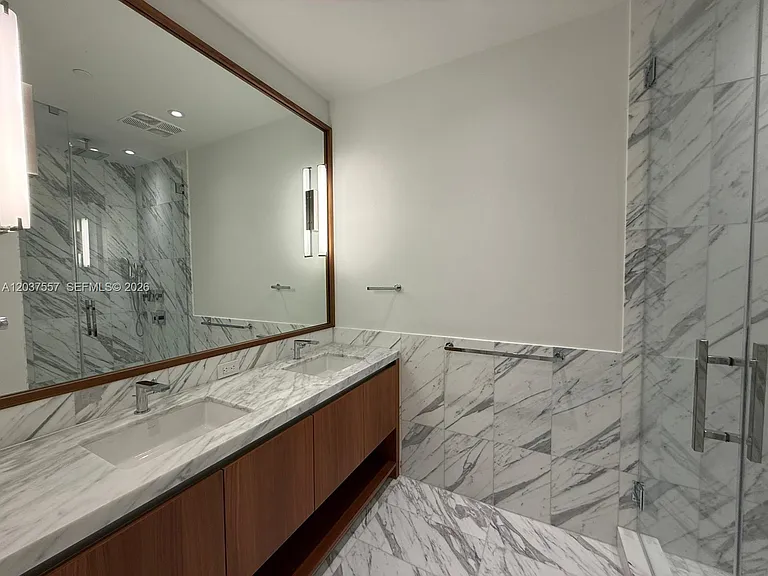 175 SE 25th Rd #903 — Photo 10