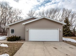 202 4th St NW, Rothsay, MN 56579