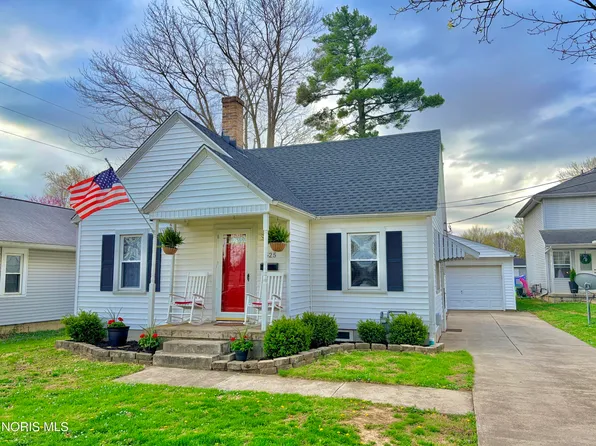 525 3rd St, Findlay, OH 45840