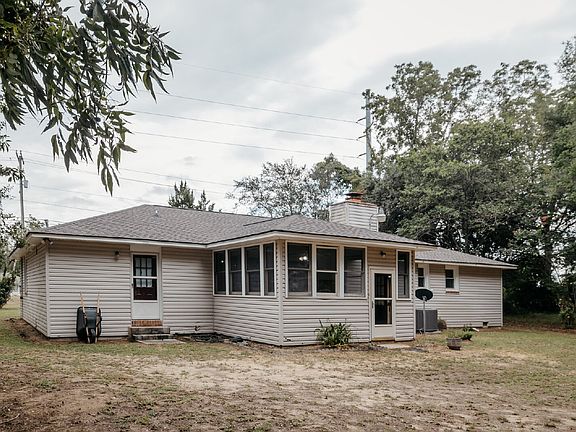 5th image of 1723 Folly Rd