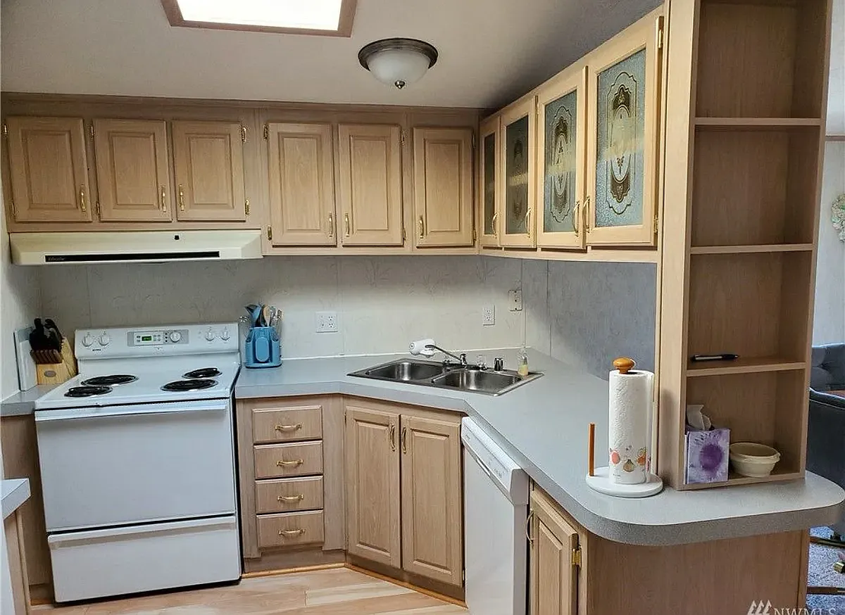 3 bed, 1107 sqft, $1,650 — Photo 2