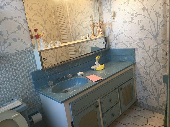 2nd image of 1481 NE Miami Gardens Dr APT 363