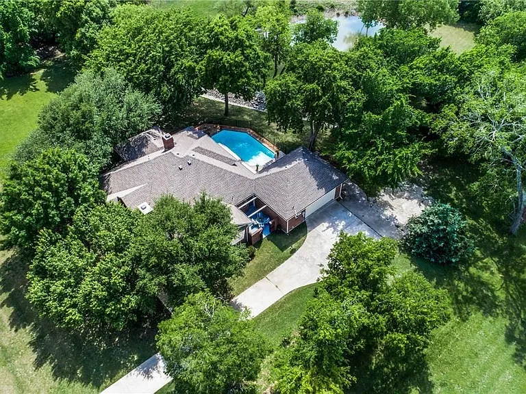 3227 Preston Hills Cir — Photo 2