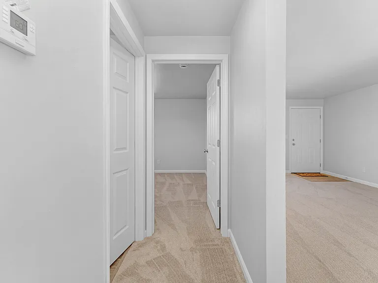 3209 E Canary St — Photo 3
