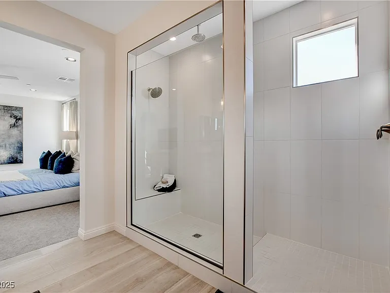 1075 N Water St — Photo 46