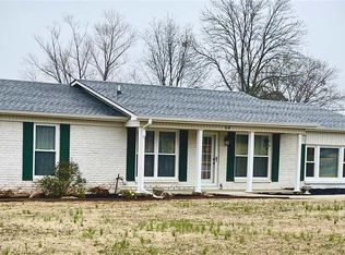 64 Cedar St, Decatur, AL 35603