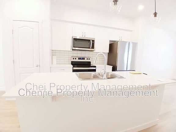 3rd image of 20935 20th Ave NW