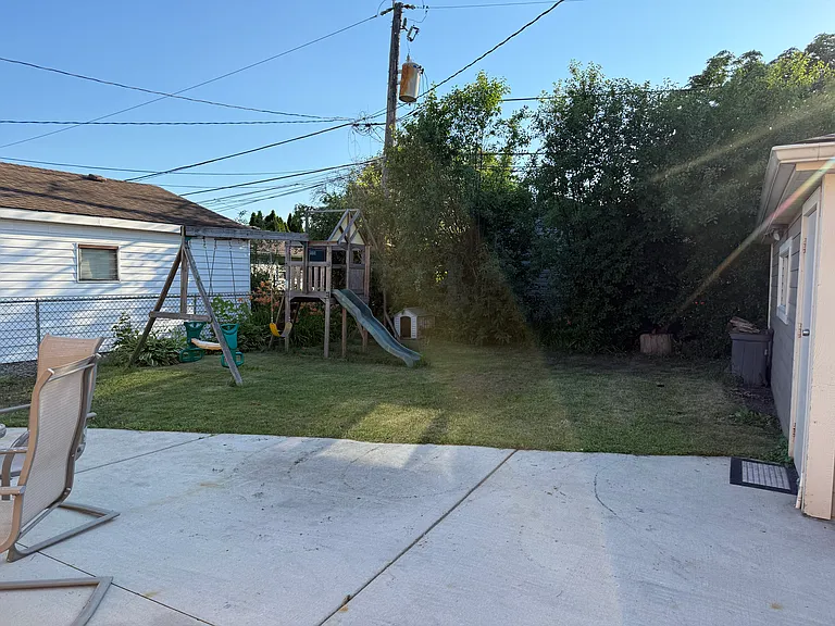 4528 Grace St — Photo 5
