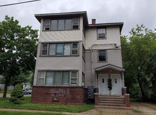 930 Emerald St #2A, Madison, WI 53715