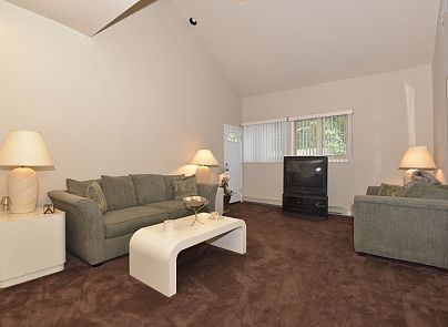 3rd image of 136 Overlook Dr