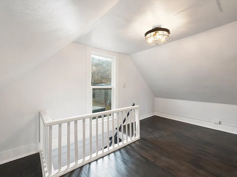 125R Ruxton Ave #2 — Photo 5