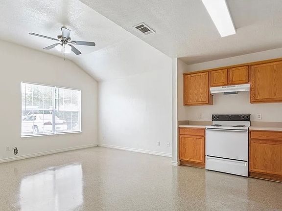 2nd image of 917 E Avenue D #A