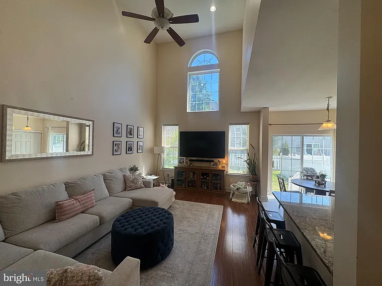 37 Weaver Dr — Photo 4