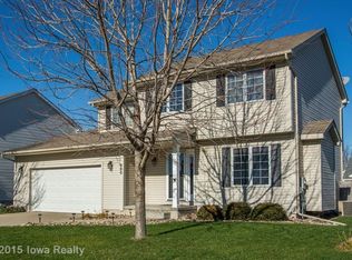 880 Spruce St, Waukee, IA 50263