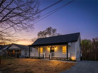 1132 W Green St, Thomasville, NC 27360