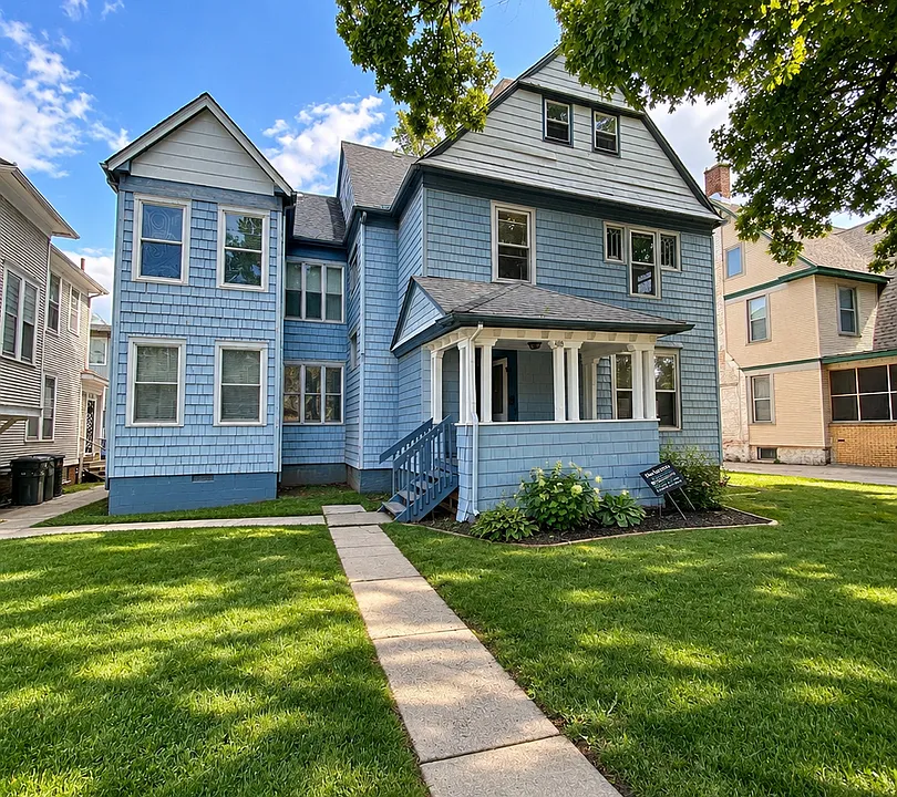 610 W Elm St