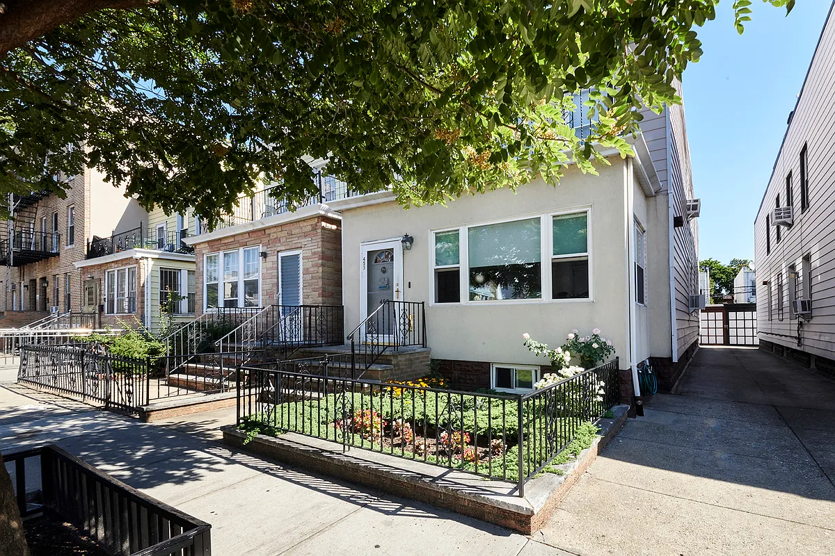 453 83rd St photo 1