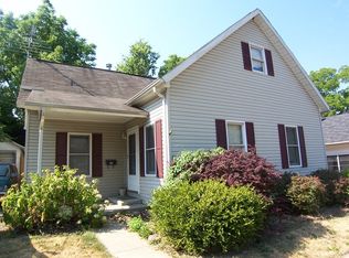 104 Jackson Ave, Charleston, IL 61920