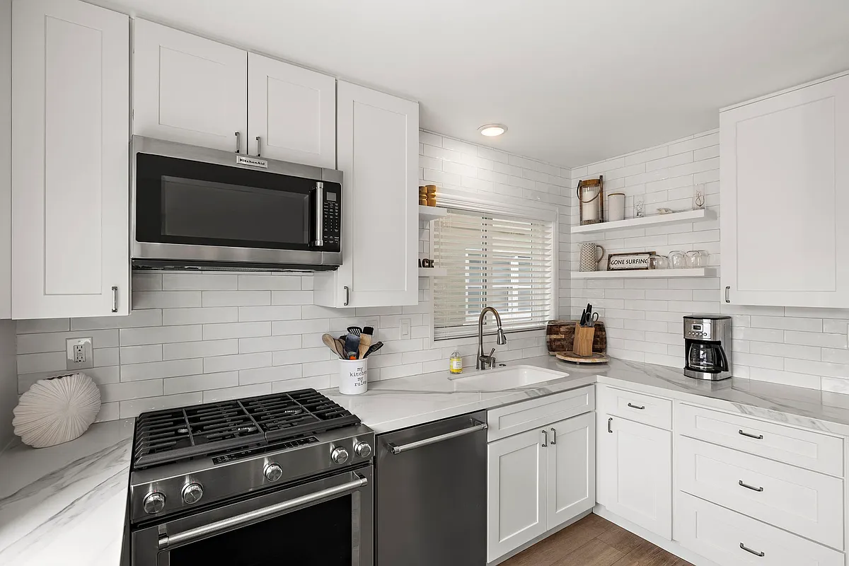 Building Photo - 207 40th St