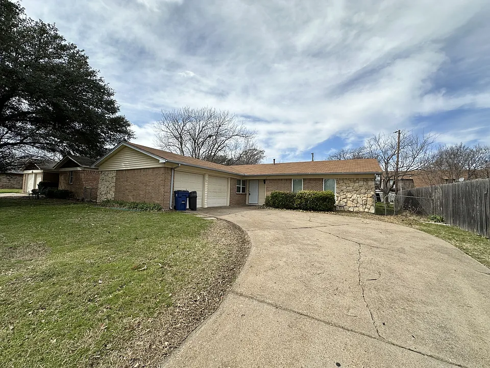 309 NE Murphy Rd
