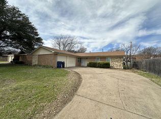 309 NE Murphy Rd, Burleson, TX 76028