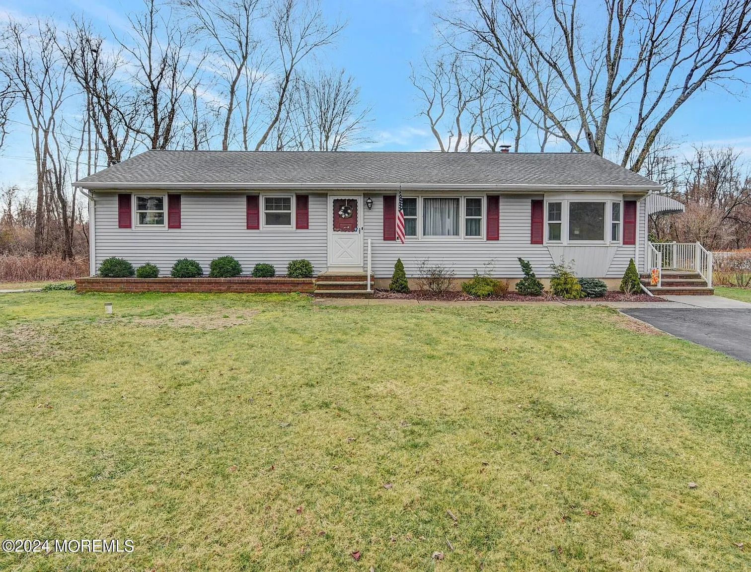 41 La Valley Drive photo 1