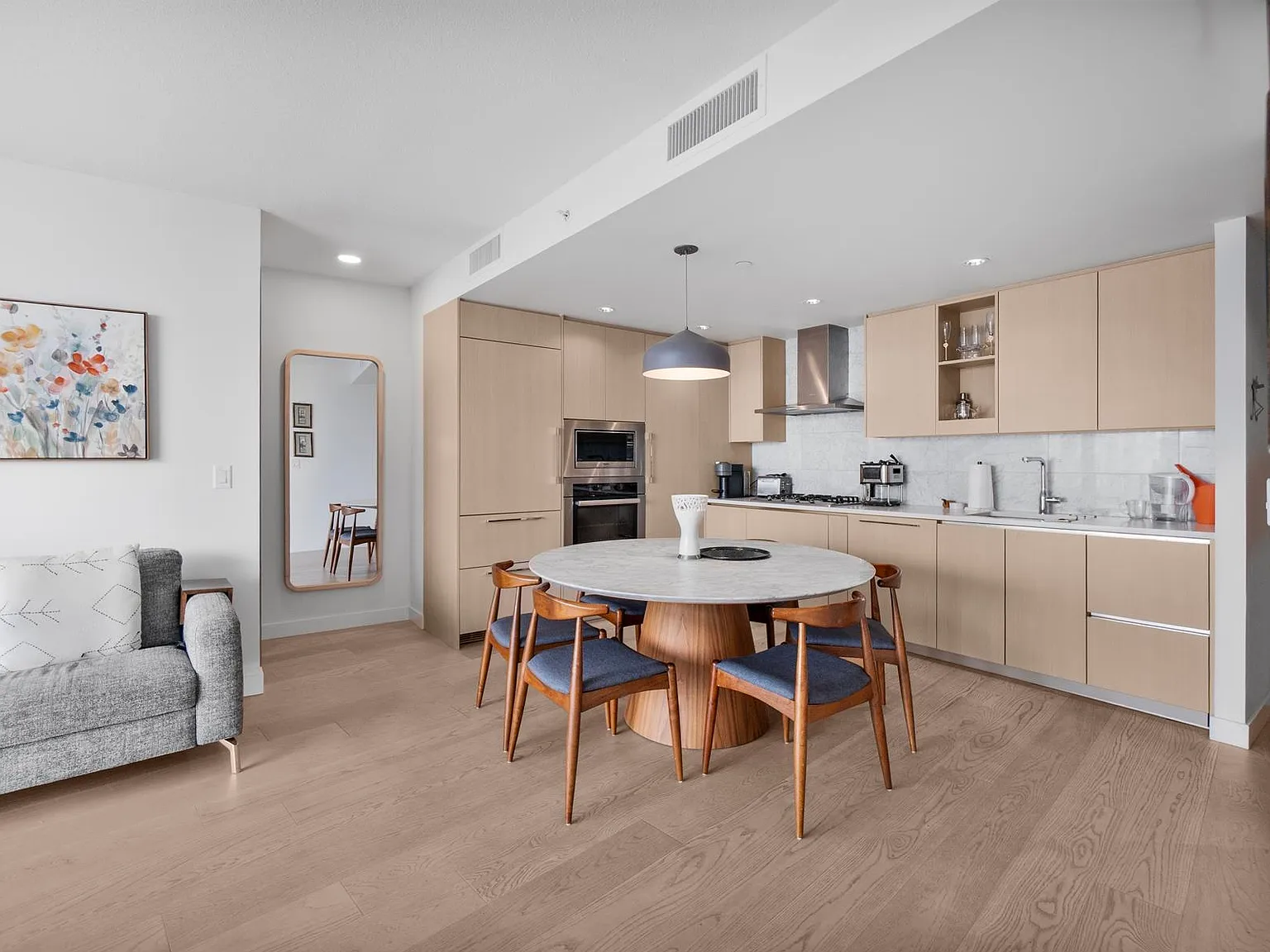 1 bed, 615 sqft, $3,600 — Photo 3