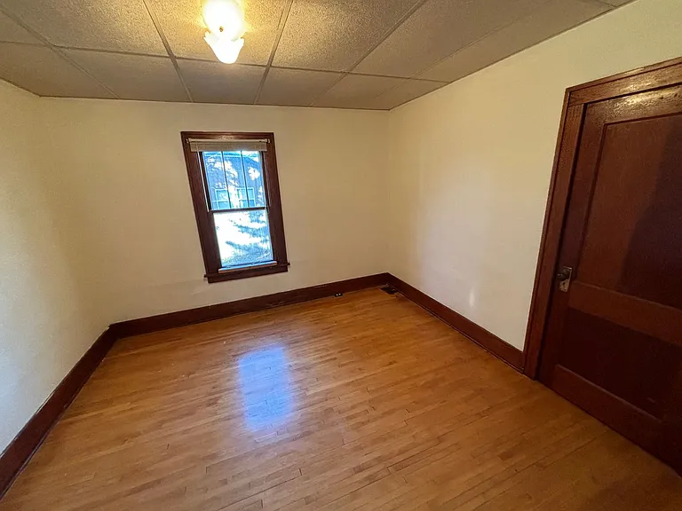 510 Vaughn St — Photo 8