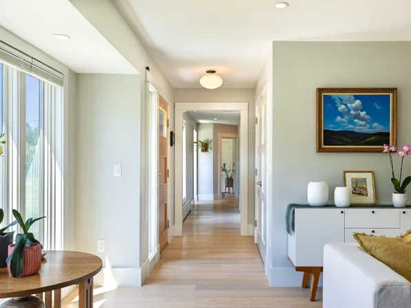 272 Princes Point Road, Yarmouth, ME 04096