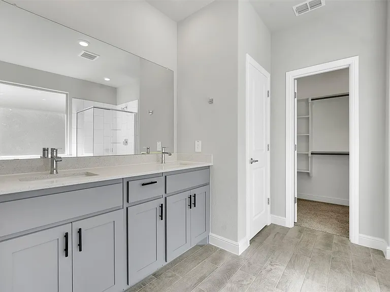 1012 Southwark Dr — Photo 13