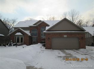 47643 Lamplighter Trl, Macomb, MI 48044