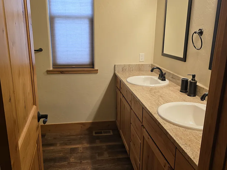 189 Redstone Dr — Photo 4