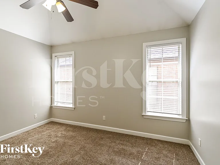 10258 Evening Hill Dr — Photo 7