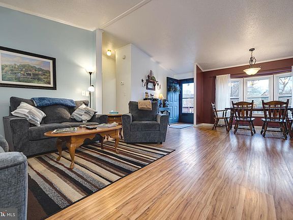 5th image of 400 N Fork River Rd