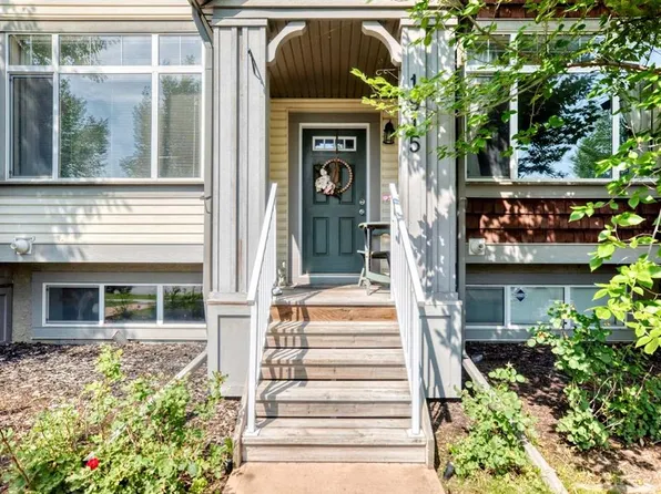 1915 S Copperfield Blvd SE, Calgary, AB T2Z 0Y8