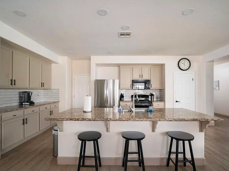6107 Shasta Daisy Way — Photo 8