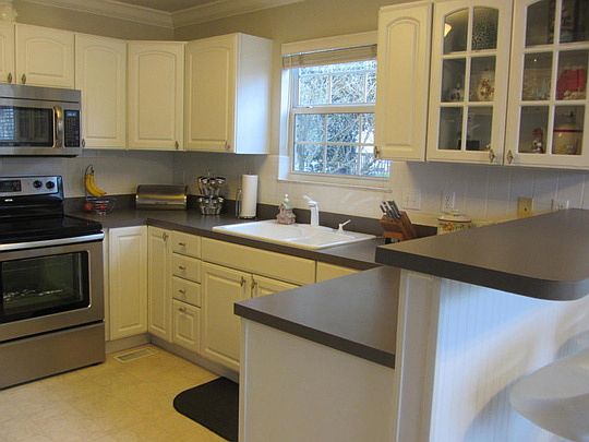 5th image of 2109 Stockbridge Ln