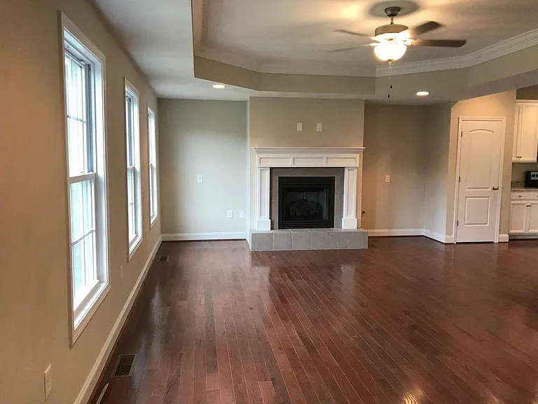4240 Campbell View Ln — Photo 4