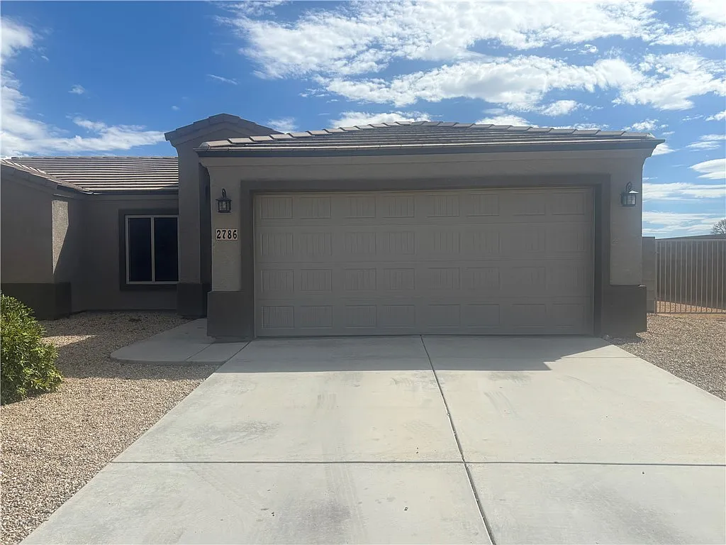 4 bed, 2.0 bath, 1429 sqft, $1,791 — Photo 2