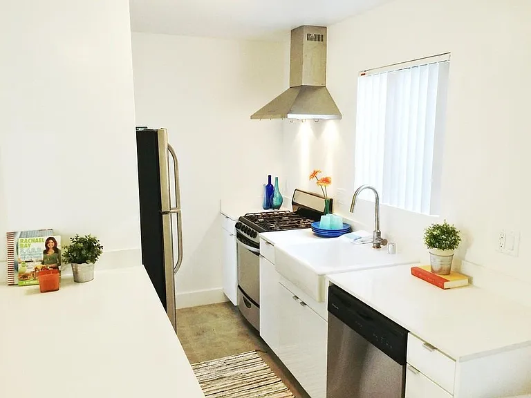 632 N Occidental Blvd #2 — Photo 3