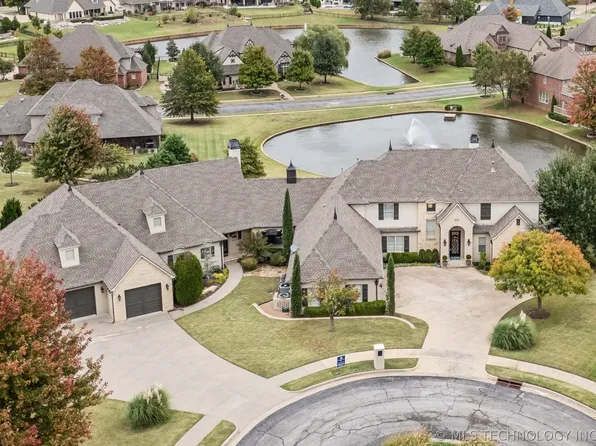 510 E Fredericksburg Ct, Broken Arrow, OK 74011