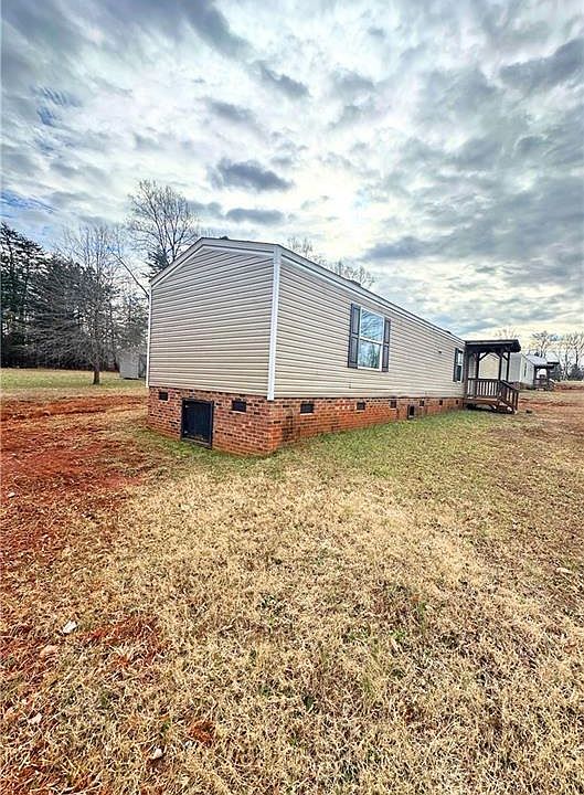 2nd image of 206 James Rd