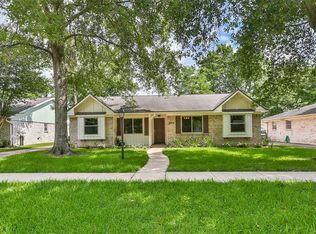 12814 Westleigh Dr, Houston, TX 77077