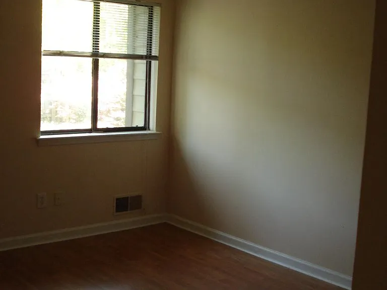 268-upstairs bedroom